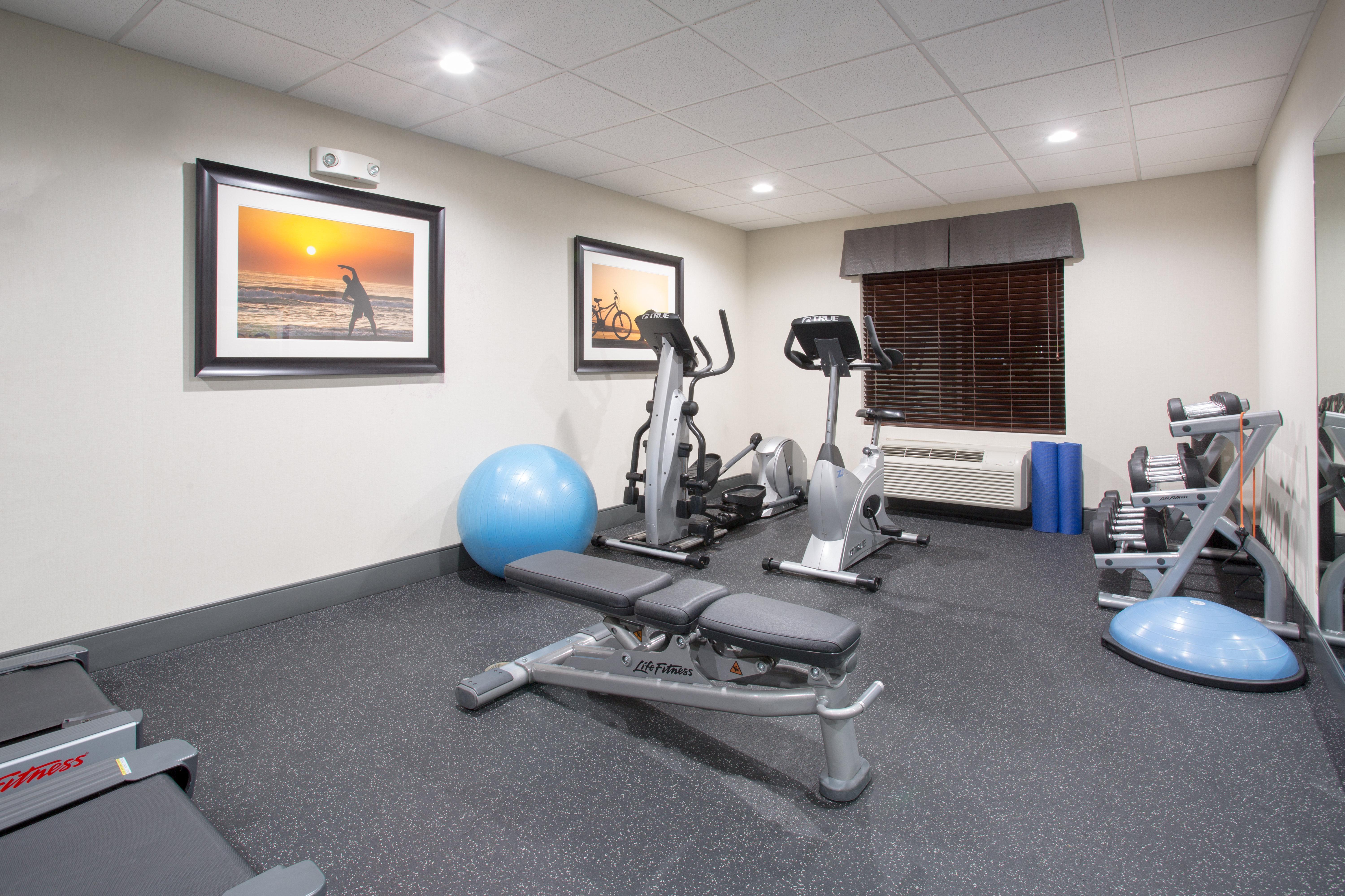 Holiday Inn Express Hotel & Suites Concordia Us 81 By Ihg Экстерьер фото