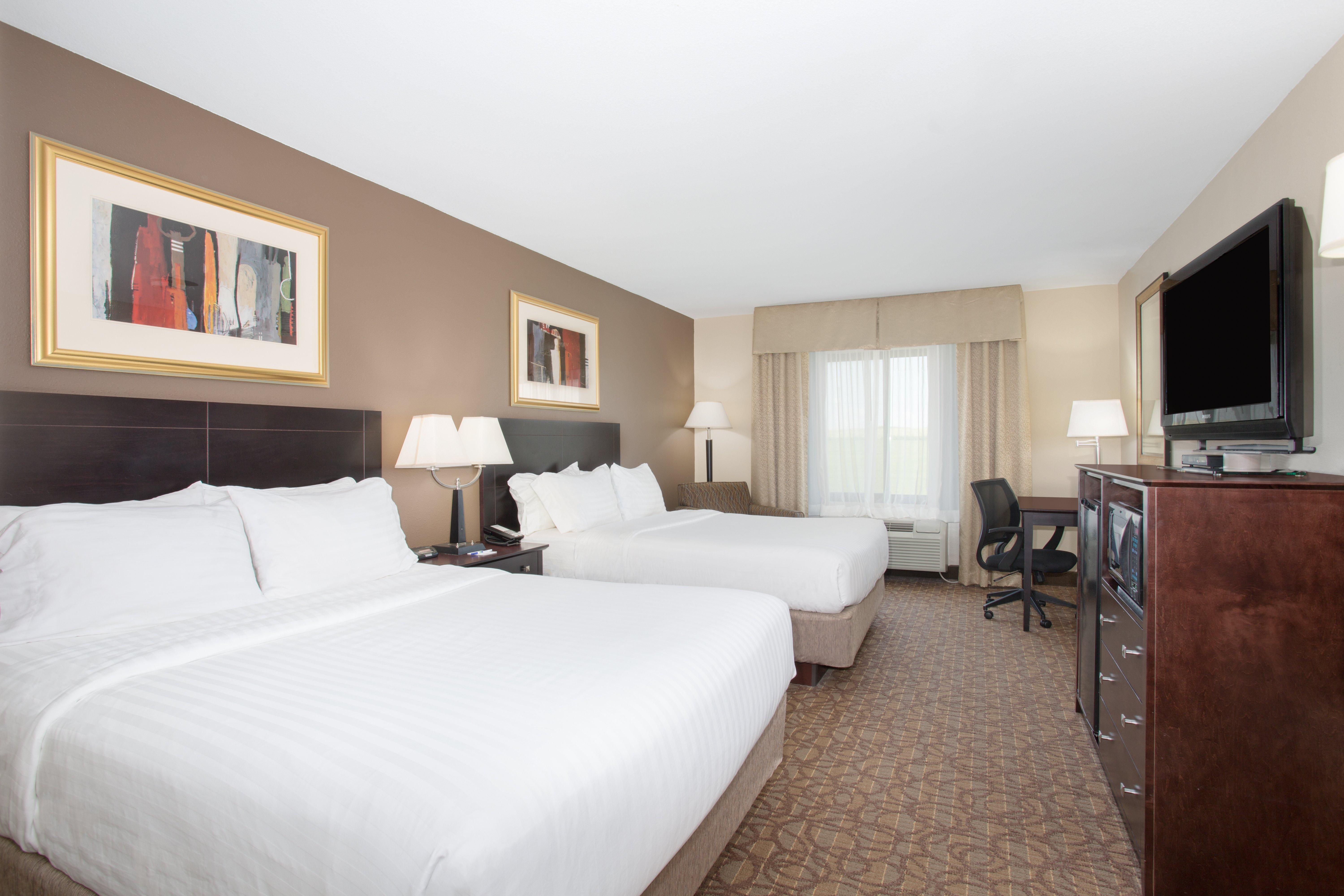 Holiday Inn Express Hotel & Suites Concordia Us 81 By Ihg Экстерьер фото